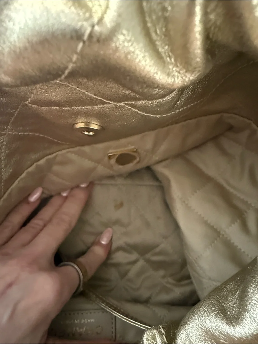 CHANEL 2022 🦄 Metallic Gold Quilted Drawstring Shoulder Bag with Chain